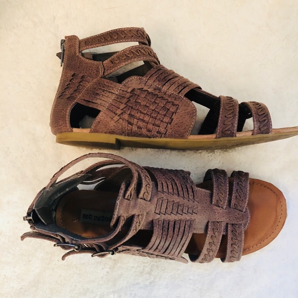 not rated sandals buckle